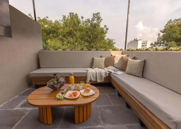Architectural Condesa Indoor-outdoor Living Сasa de vacaciones *